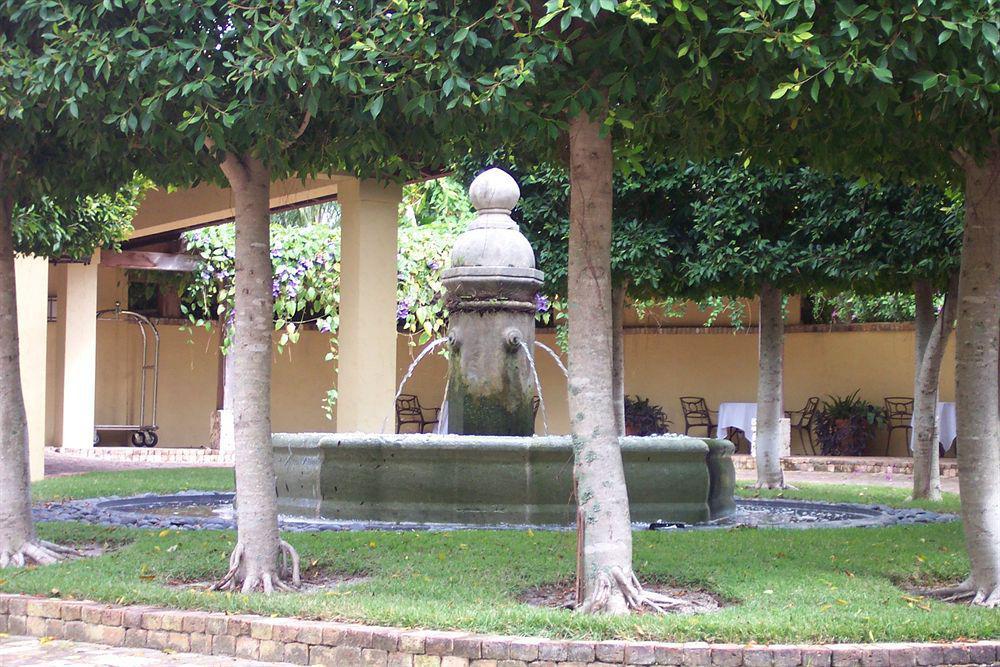 Hotel Escalante Naples Exterior photo